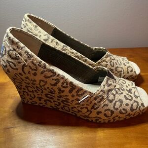 Toms wedges size 10
